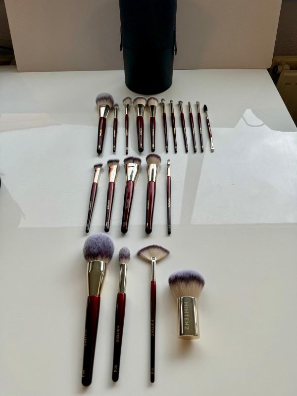 Burgundy Red Brushset C met kwasten box